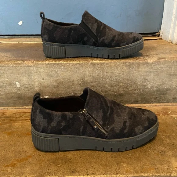 SOUL Naturalizer Black Camouflage Sneakers - Picture 2 of 8